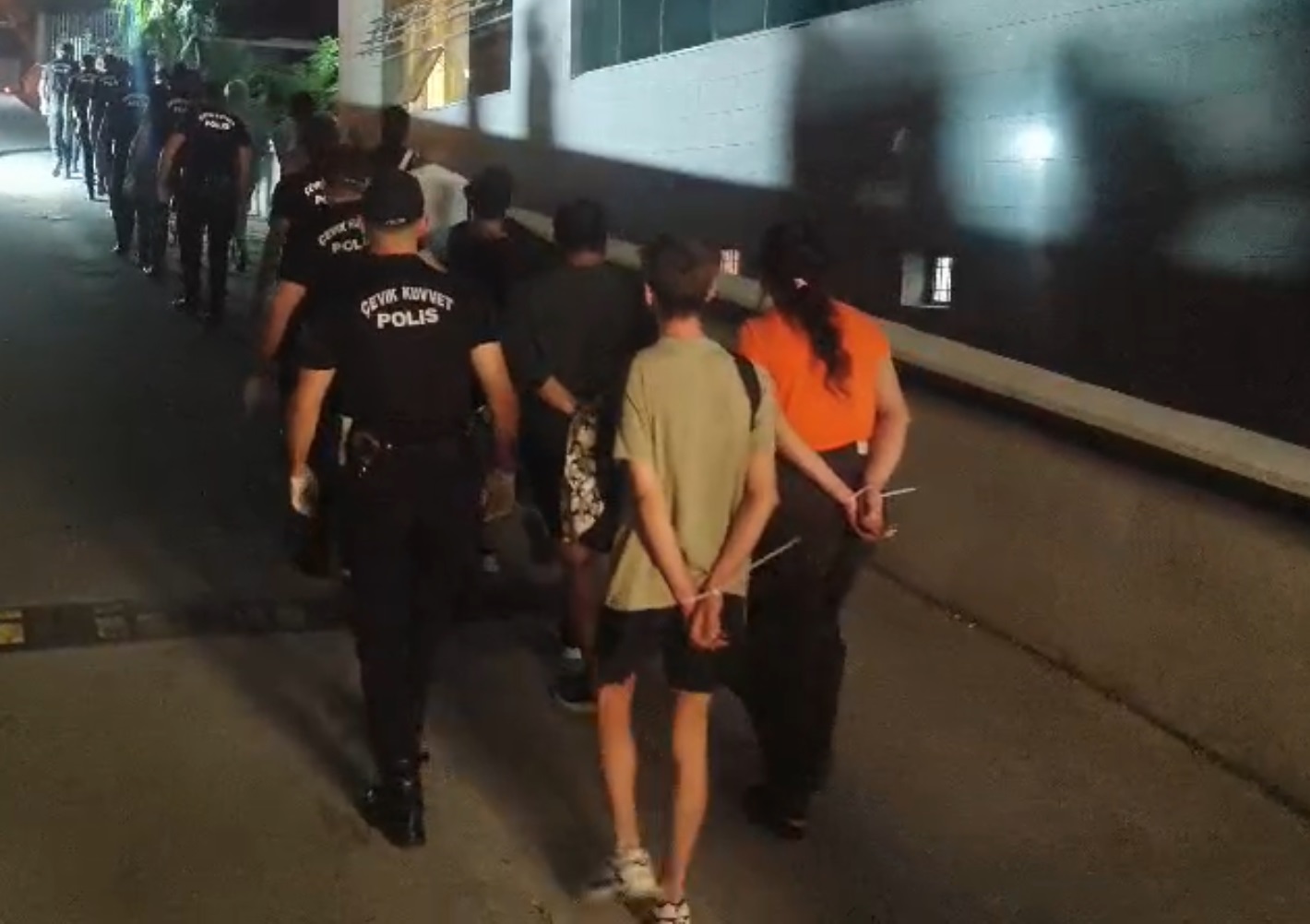 Mersin’de ‘Ailem Güvende’ operasyonunda 28 şüpheli tutuklandı