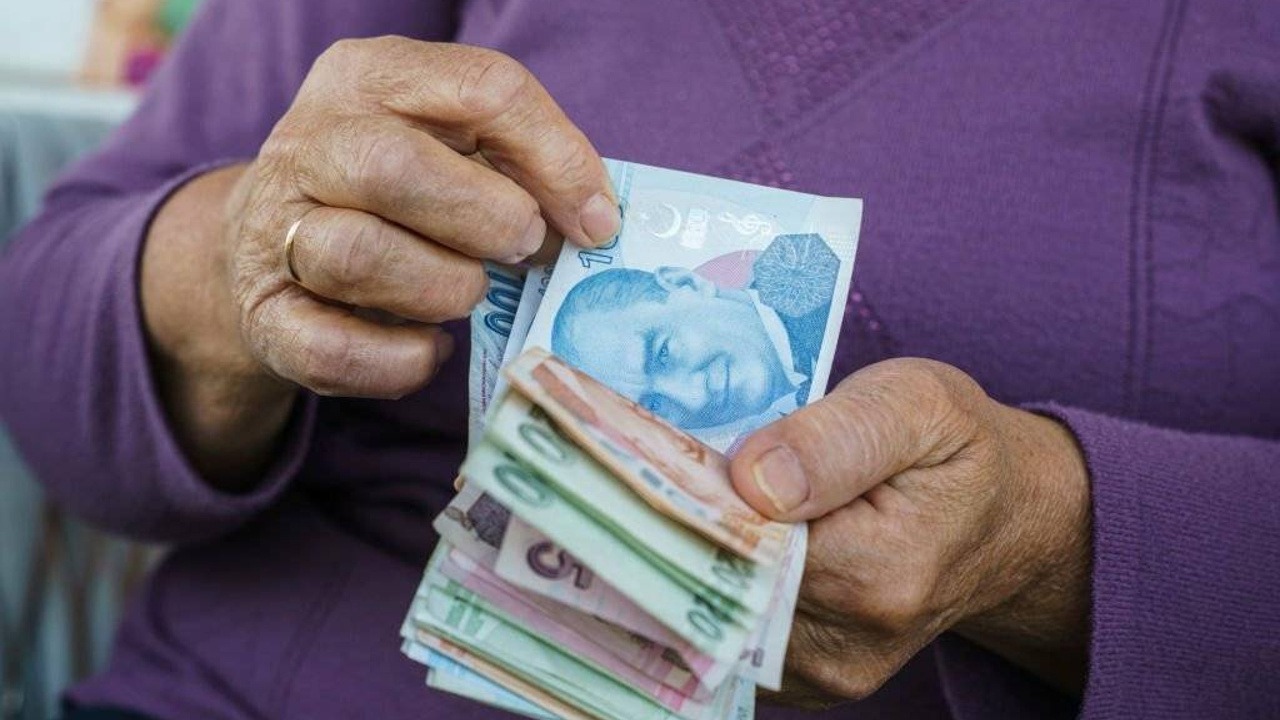 Sosyal Güvenlik Kurumu Emeklinin Maaşından Ne Kadar Kesinti Yapabilir?