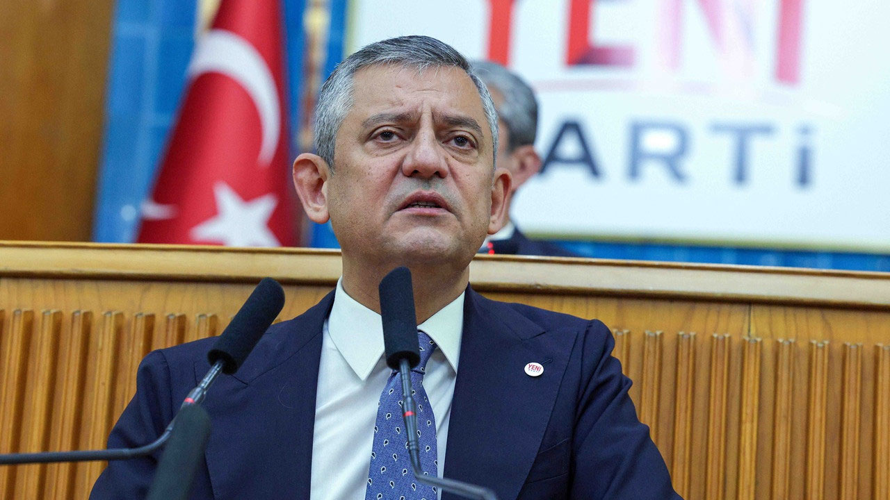 Özgür Özel'den 'çerçeve yasa' açıklaması! "İmza atma çabamız yok"