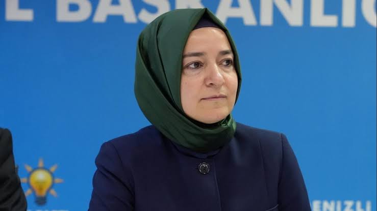 Fatma Betül Sayan Kaya AK Parti'den ihraç edildi!