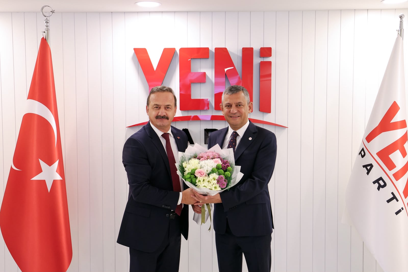 Özgür Özel'den Mansur Yavaş açıklaması!
