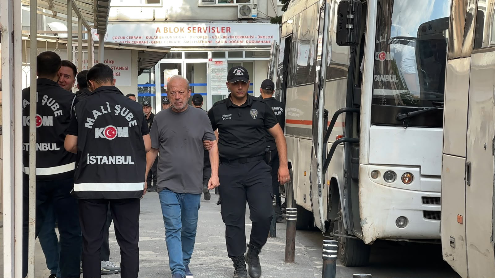 Kuşadası Belediyesi soruşturmasında 14 kişiye tutuklama!