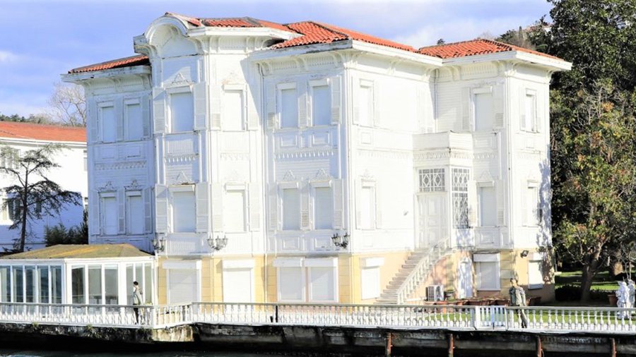 Boğaz'daki tarihi yalı satışa çıktı!