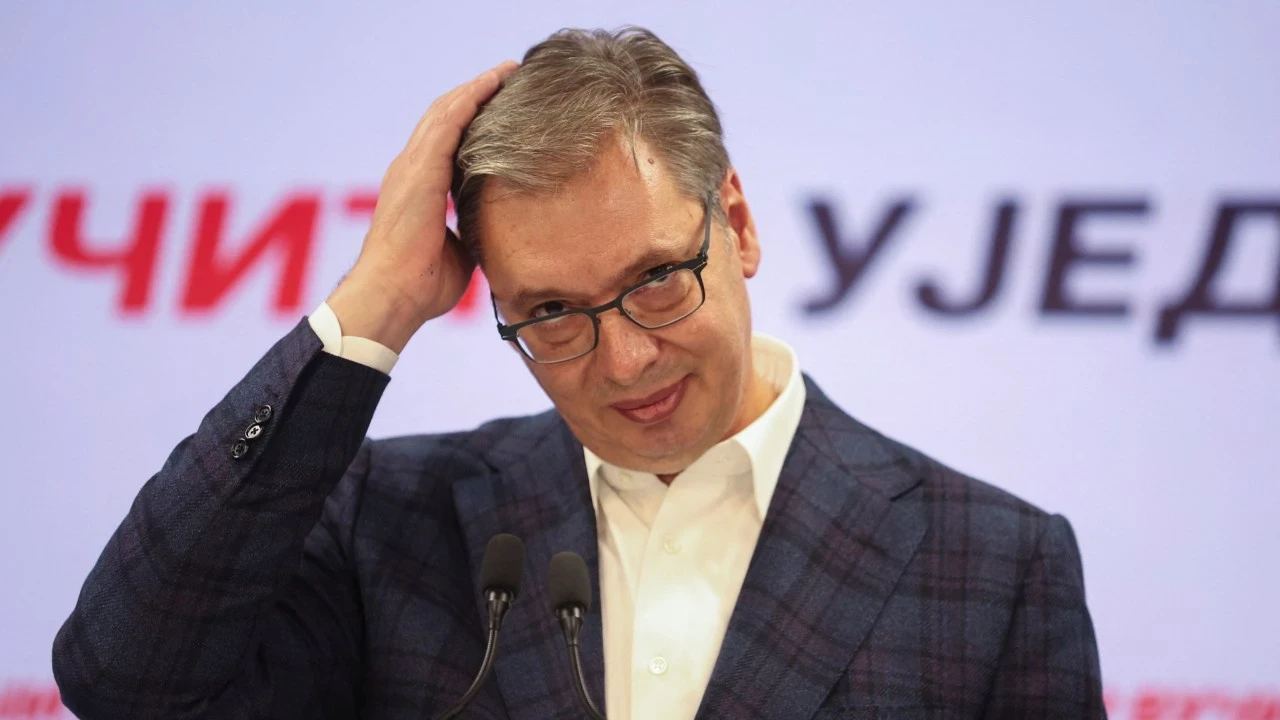 Sırbistan'da seçimleri Öğrenci Listesi kazandı! Vucic yenilgiyi kabul etti
