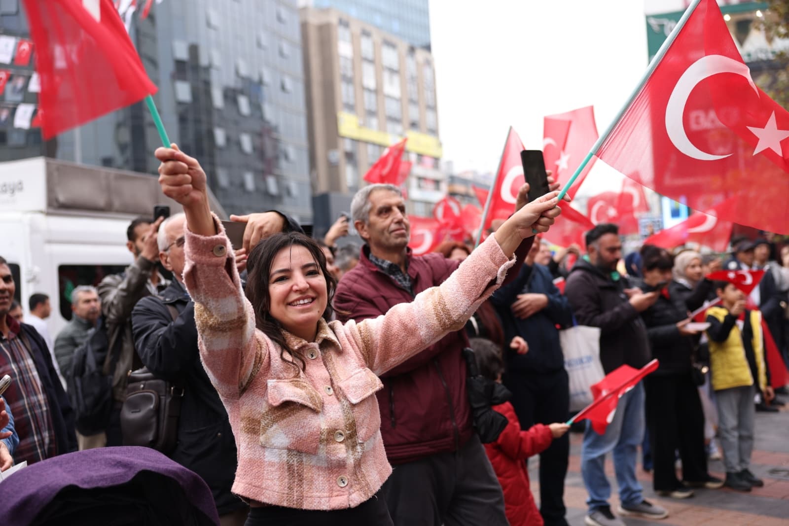 Türkiye'de 29 Ekim coşkusu! 103. yıl 81 ilde kutlandı