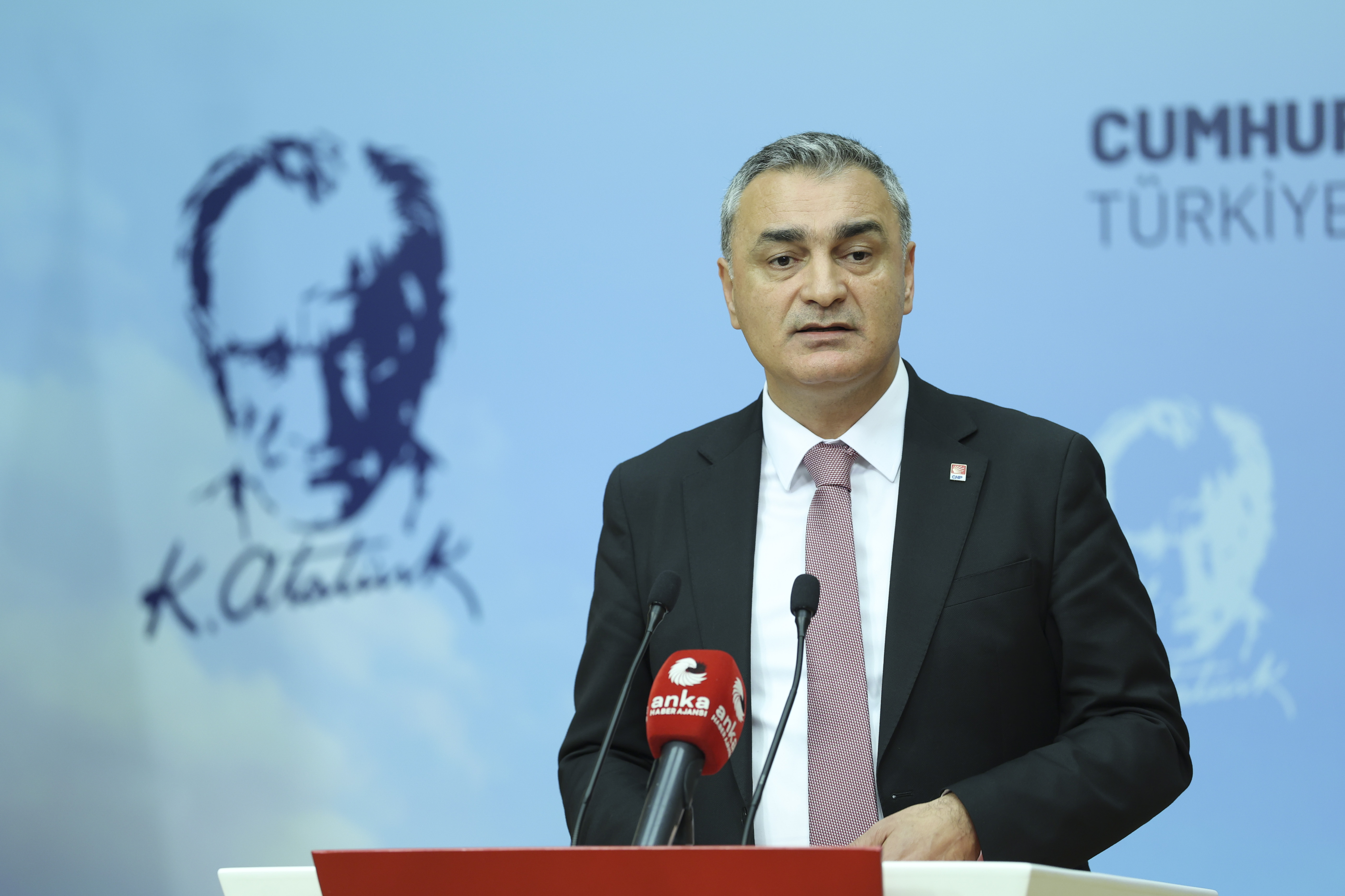 CHP’de 3 isim disipline sevk edildi