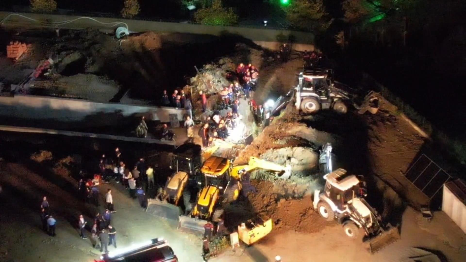 Büyükçekmece'de toprak kayması! Bir kişi yaşamını yitirdi
