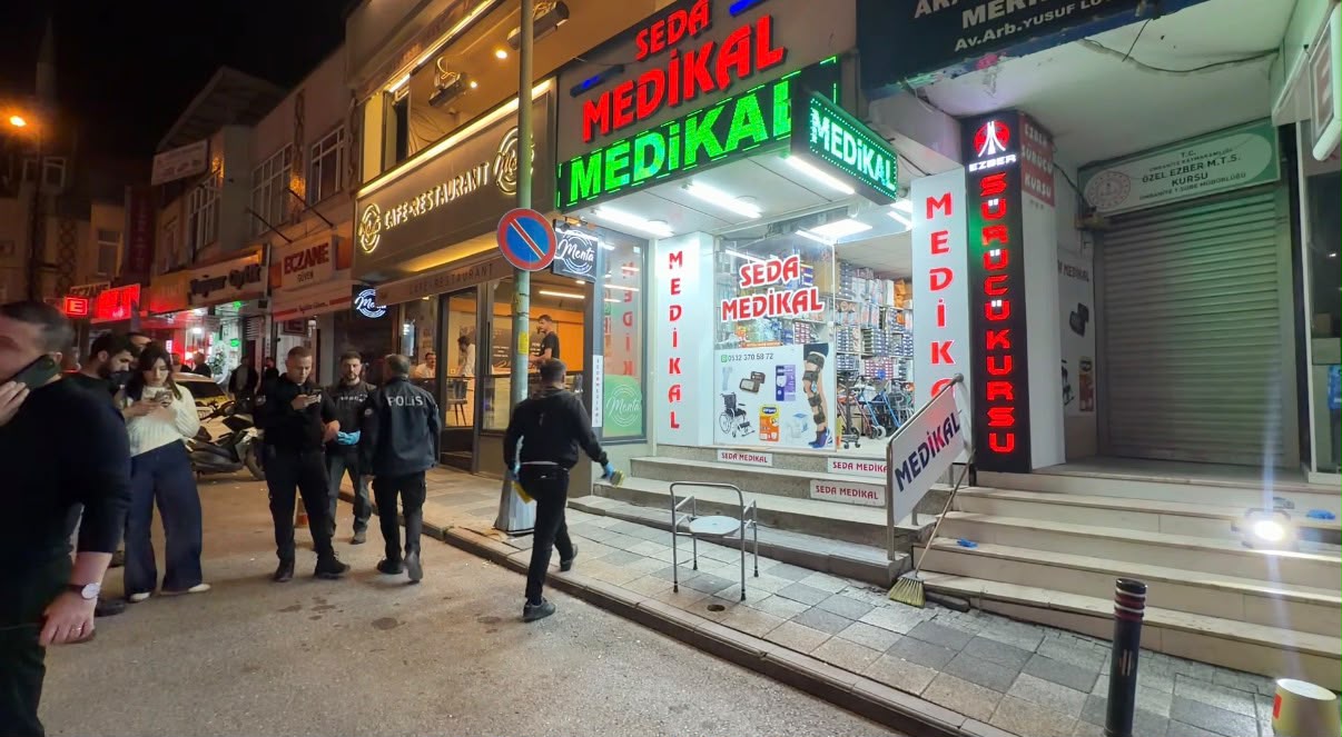 Ümraniye'de motorize tetikçiler medikalciyi uzun namlulu silahla taradı!