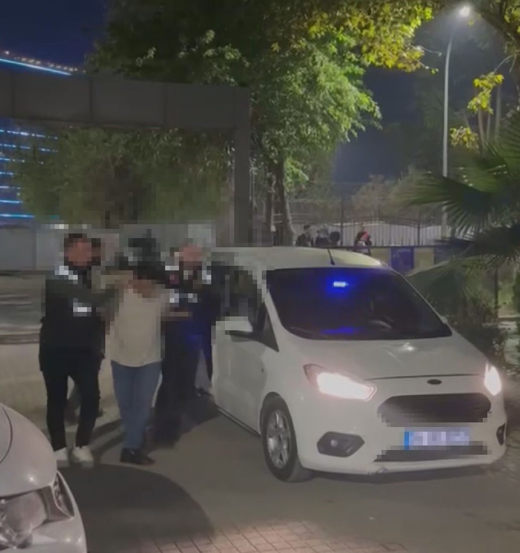 Kadıköy'de önce havaya ateş açtı sonra intihar girişiminde bulundu!
