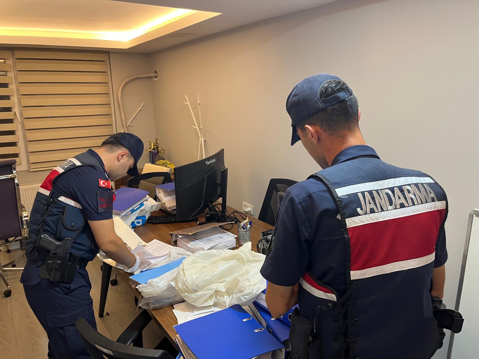 MİT koordinesinde yazılım şirketine yasa dışı veri sorgulama operasyonu: 5 gözaltı
