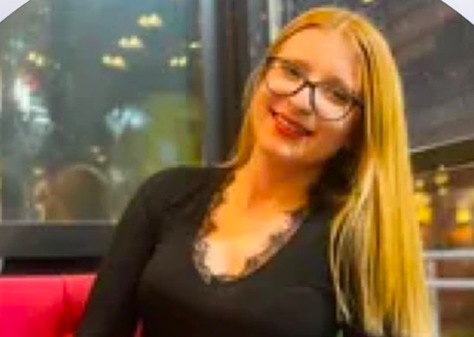 Otomobille çarpıp üzerinden geçtiği genç kız ağır yaralandı