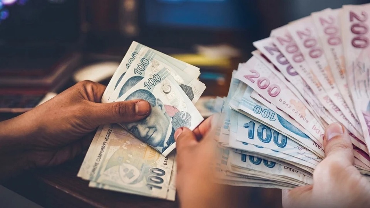 Çalışan ve Emekliye Yeni Sigorta Kalemi: Maaşlardan Ek Kesinti mi Yapılacak?