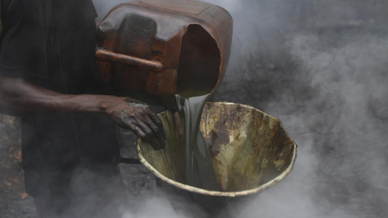 Nijerya'da petrol hırsızlığı faciası! 43 kişi öldü
