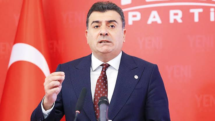 Yeni Partili Emre: İsmimizi koruyoruz