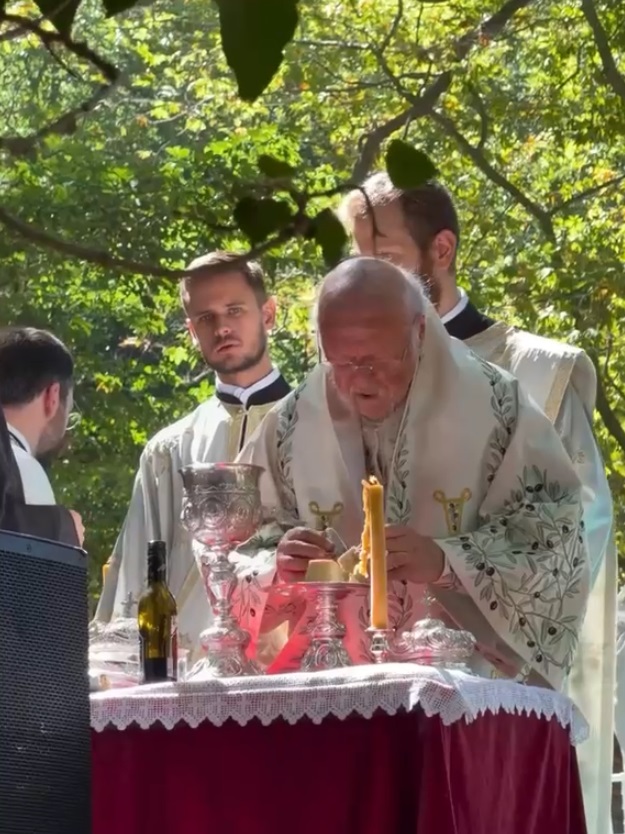 Patrik Bartholomeos, Erdek’te ayin yönetti