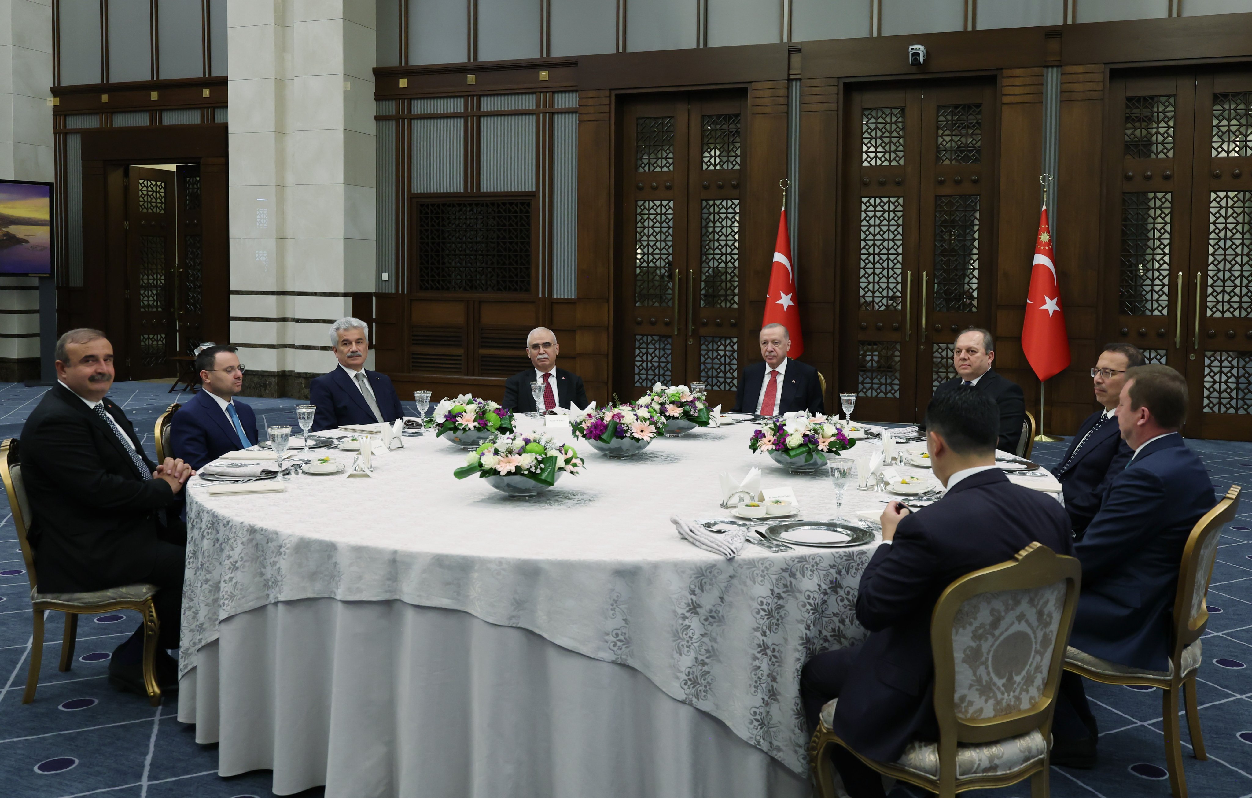 Cumhurbaşkanı Erdoğan, yüksek mahkeme başkanlarıyla yemekte bir araya geldi