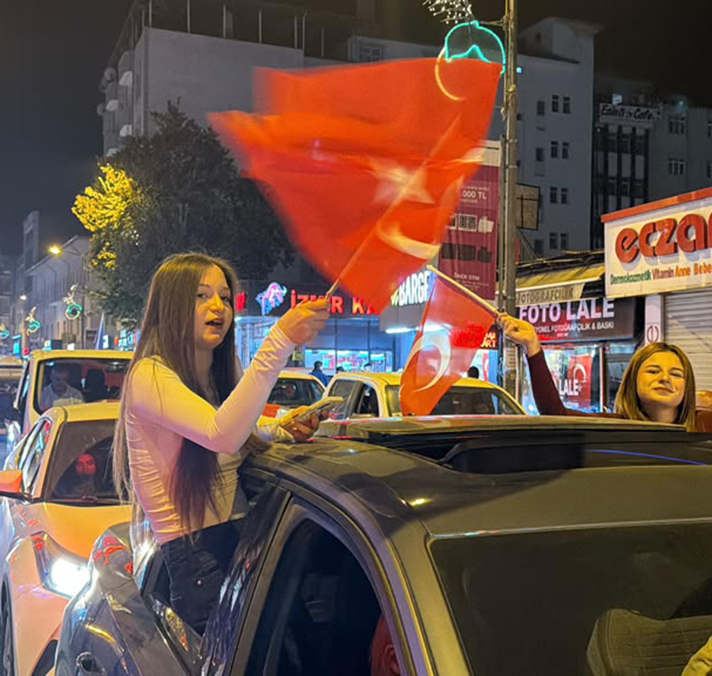 Türkiye Cumhuriyet'in 103. yılını kutluyor! 29 Ekim coşkusu sokaklara taştı