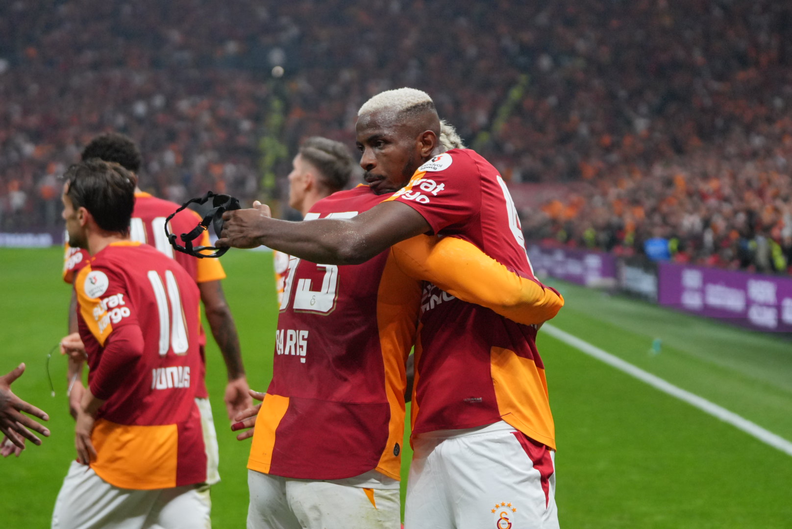 Derbide ilk yarı sona erdi! Galatasaray'dan Fenerbahçe'ye 2 gol