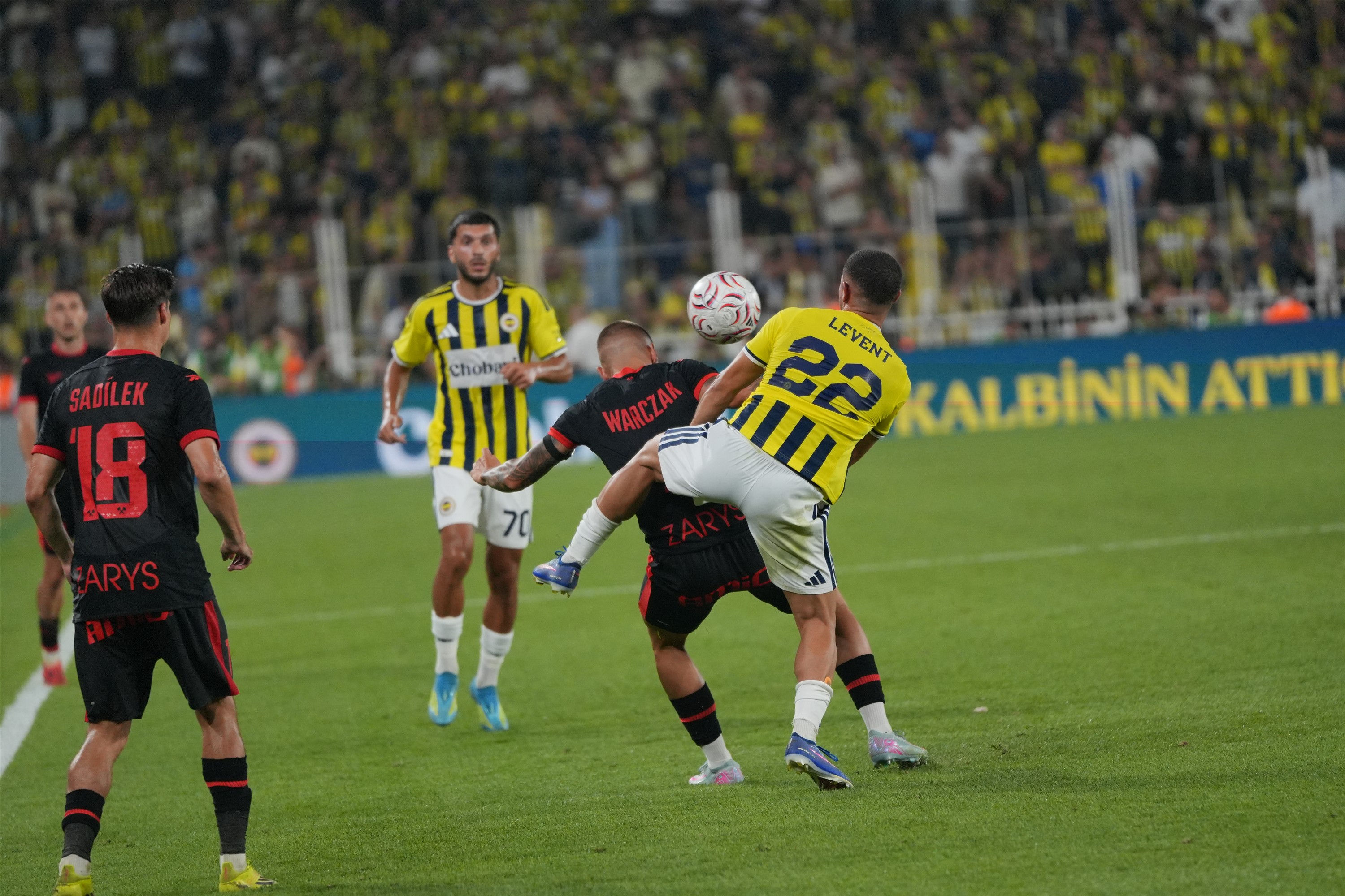 Fenerbahçe galibiyetle başladı! 