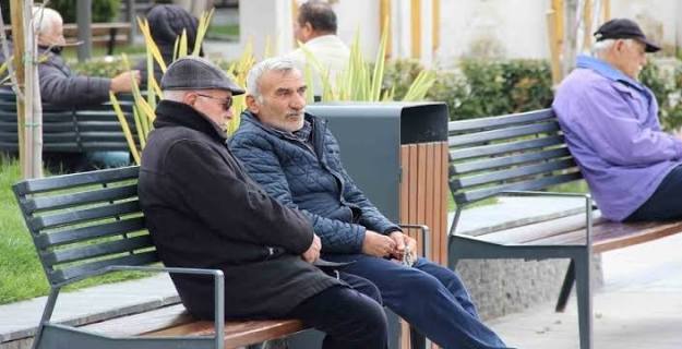 Merakla bekleniyordu! SGK maaşların ne zaman hesaplara yatırılacağını açıkladı!