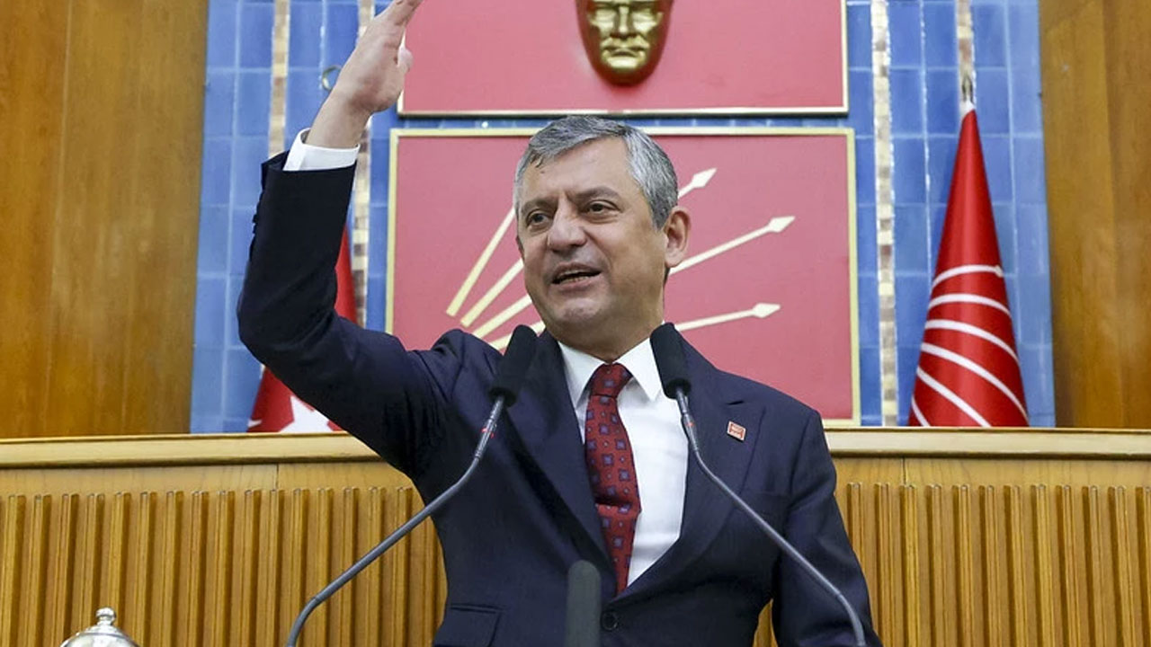Özgür Özel'in yeni parti çıkışı sonrası CHP'de ilk istifa!