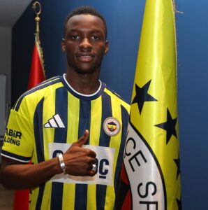 Fenerbahçe’den Amara Diouf’a 5 yıllık imza!