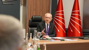 CHP’de 26 il başkanı görevden alındı