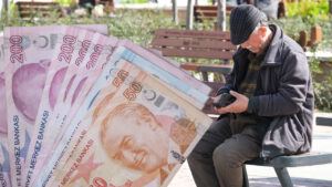 Emekli ve memur maaş zammı kuruşu kuruşuna hesaplandı: En düşük aylık kaç TL olacak, enflasyon oranına göre kim ne kadar alacak?