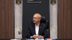CHP’de iki isme daha ihraç talebi!