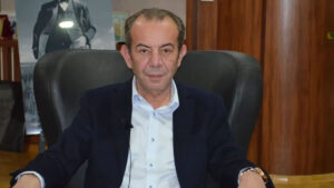 Tanju Özcan, CHP’den istifa etti