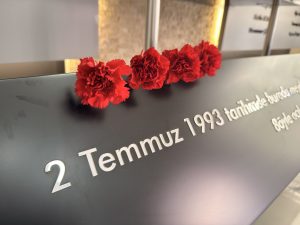 Sivas Olayları’nın yıl dönümünde hayatını kaybedenler anıldı!