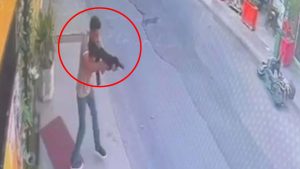 Bodrum’da sokak ortasında dehşet anları! Şehir eşkıyası hedef gözetmeksizin ateş açtı