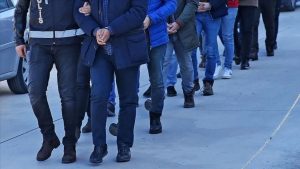 Sahte kimlik şebekesine operasyon! 8 ilde harekete geçildi