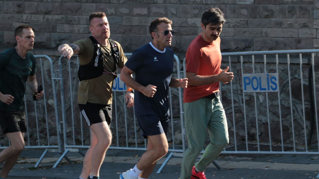 Ankara’da ilk sabah! Macron ünlü parkta koştu
